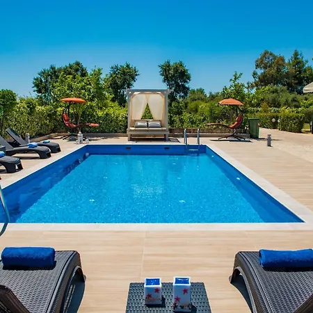 Giannoulis Village *